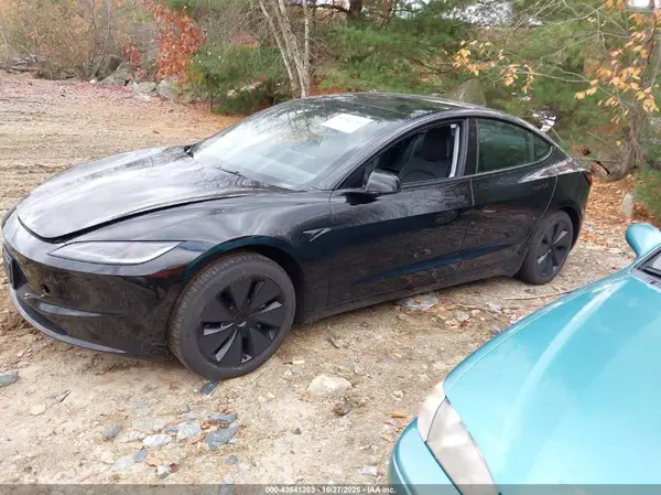 5YJ3E1EB1SF888373 2025 TESLA MODEL 3 - Image 2