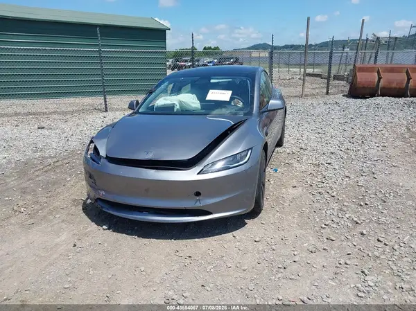 5YJ3E1EB1SF894870 2025 TESLA MODEL 3 - Image 2