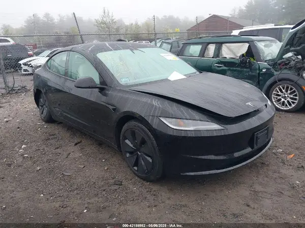 5YJ3E1EB1SF919105 2025 TESLA MODEL 3 - Image 1