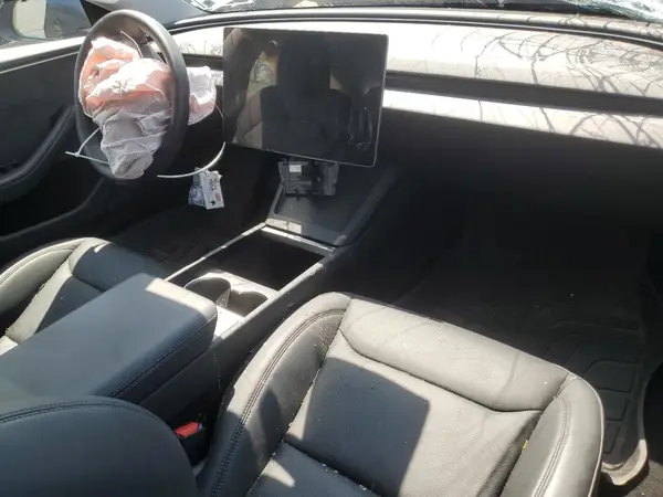 5YJ3E1EB1SF921694 2025 TESLA MODEL 3 - Image 8