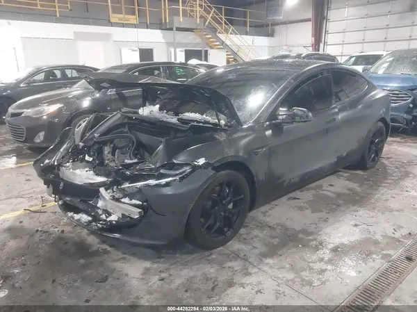 5YJ3E1EB1SF922845 2025 TESLA MODEL 3 - Image 2