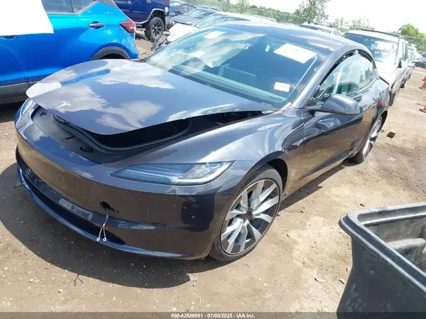 5YJ3E1EB1SF929424 2025 TESLA MODEL 3 - Image 2