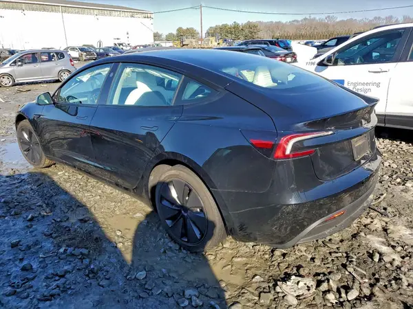 5YJ3E1EB1SF930198 2025 TESLA MODEL 3 - Image 2