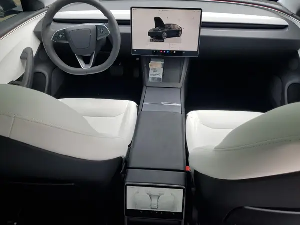 5YJ3E1EB1SF932632 2025 TESLA MODEL 3 - Image 8
