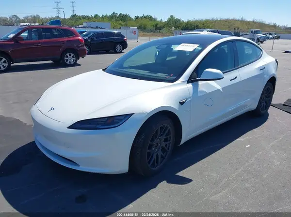 5YJ3E1EB1SF934056 2025 TESLA MODEL 3 - Image 2