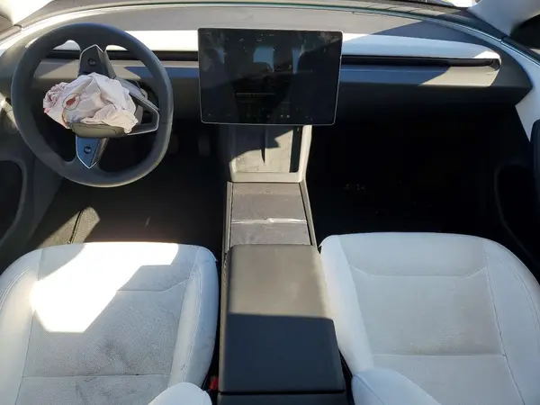 5YJ3E1EB1SF934543 2025 TESLA MODEL 3 - Image 8