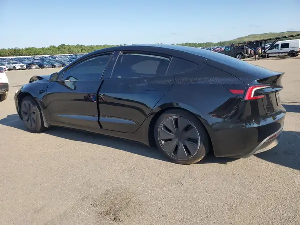 5YJ3E1EB1SF934879 2025 TESLA MODEL 3 - Image 2