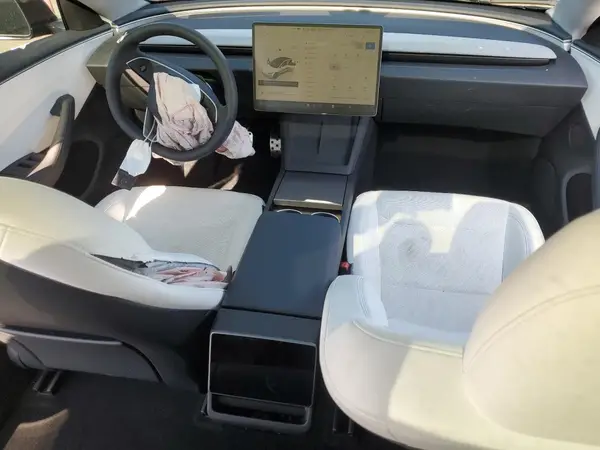 5YJ3E1EB1SF934879 2025 TESLA MODEL 3 - Image 8