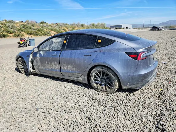 5YJ3E1EB1SF939578 2025 TESLA MODEL 3 - Image 2