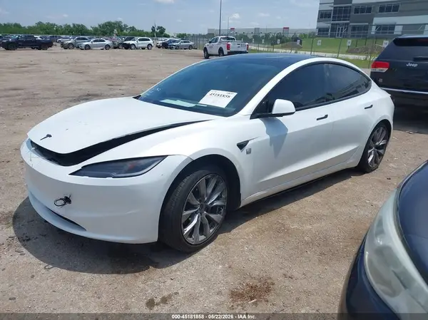 5YJ3E1EB1SF960060 2025 TESLA MODEL 3 - Image 2