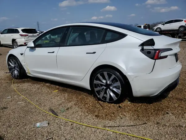 5YJ3E1EB1SF962360 2025 TESLA MODEL 3 - Image 2