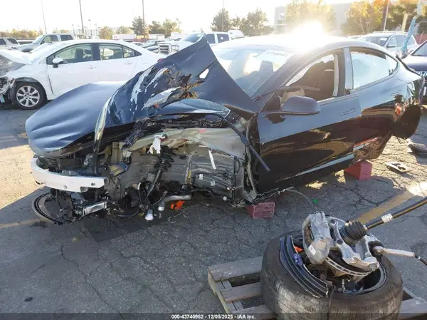 5YJ3E1EB1SF964545 2025 TESLA MODEL 3 - Image 2