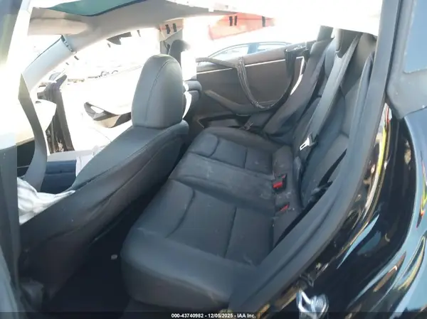 5YJ3E1EB1SF964545 2025 TESLA MODEL 3 - Image 8