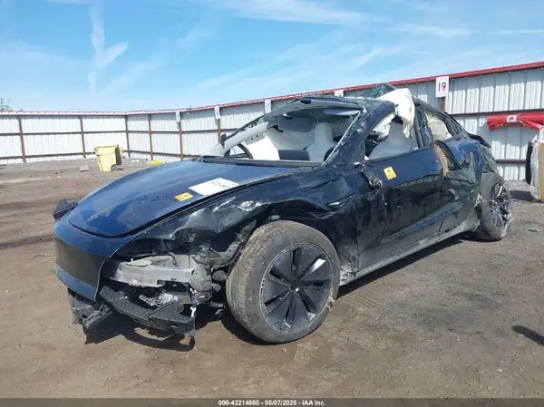 5YJ3E1EB1SF982253 2025 TESLA MODEL 3 - Image 2