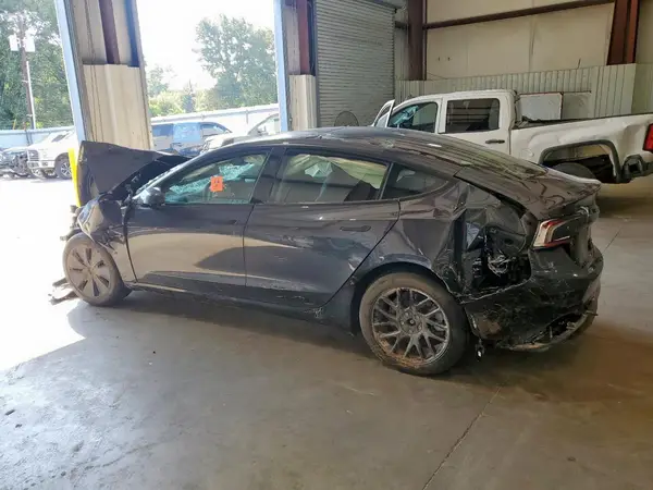 5YJ3E1EB1SF996041 2025 TESLA MODEL 3 - Image 2