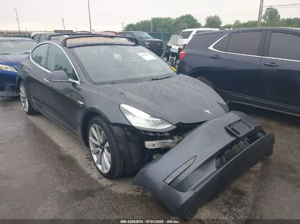 5YJ3E1EB2JF054854 2018 TESLA MODEL 3 - Image 1