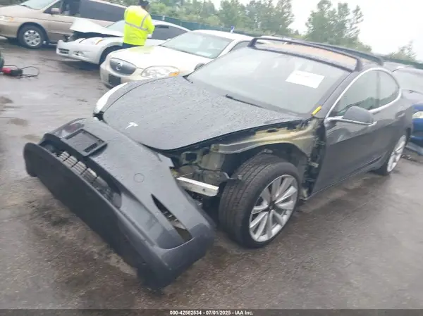 5YJ3E1EB2JF054854 2018 TESLA MODEL 3 - Image 2