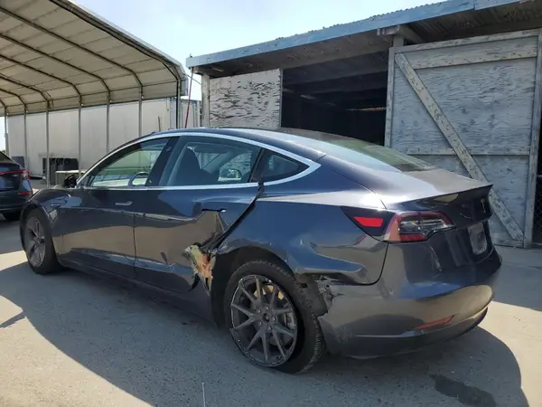 5YJ3E1EB2JF054885 2018 TESLA MODEL 3 - Image 2