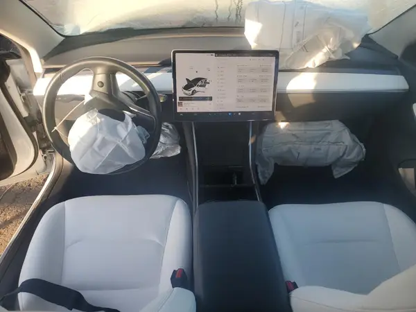 5YJ3E1EB2JF055941 2018 TESLA MODEL 3 - Image 8