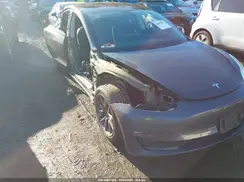 5YJ3E1EB2JF066518 2018 TESLA MODEL 3