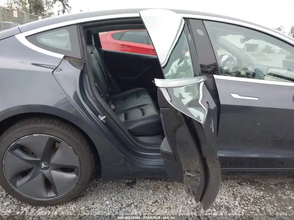 5YJ3E1EB2JF066633 2018 TESLA MODEL 3 - Image 8