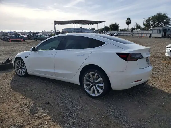 5YJ3E1EB2JF067457 2018 TESLA MODEL 3 - Image 2