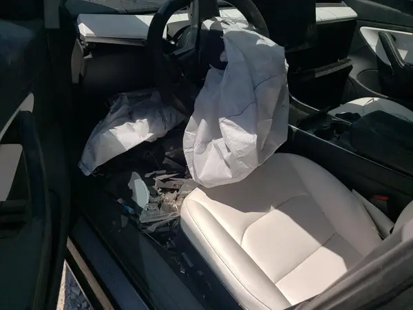5YJ3E1EB2JF074070 2018 TESLA MODEL 3 - Image 8