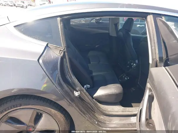 5YJ3E1EB2JF077177 2018 TESLA MODEL 3 - Image 8