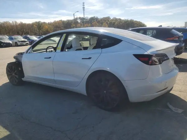 5YJ3E1EB2JF081780 2018 TESLA MODEL 3 - Image 2