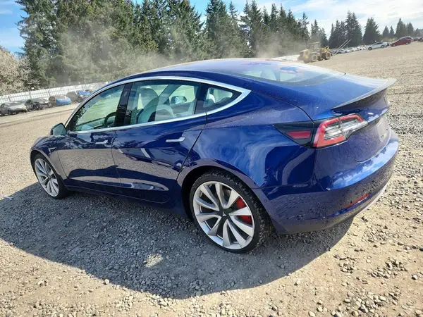 5YJ3E1EB2JF082329 2018 TESLA MODEL 3 - Image 2