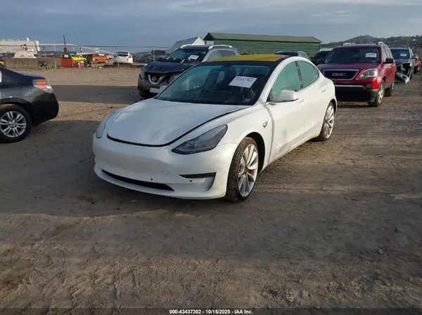 5YJ3E1EB2JF084369 2018 TESLA MODEL 3 - Image 2