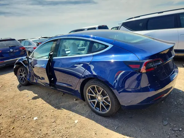 5YJ3E1EB2JF086204 2018 TESLA MODEL 3 - Image 2