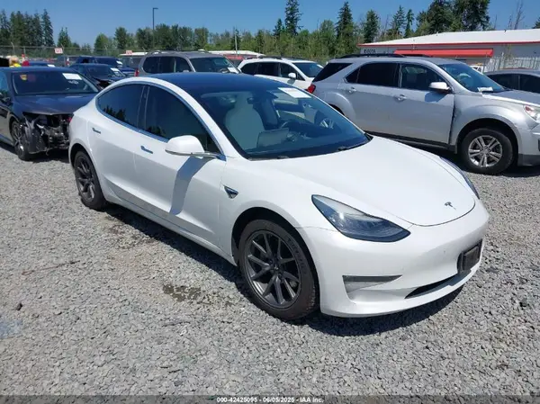 5YJ3E1EB2JF086364 2018 TESLA MODEL 3 - Image 1