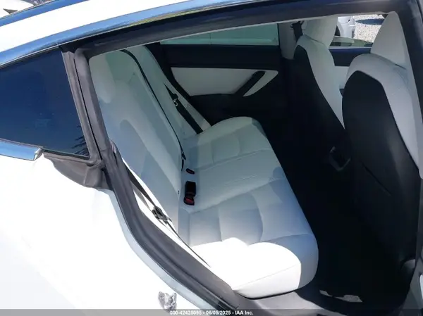 5YJ3E1EB2JF086364 2018 TESLA MODEL 3 - Image 8