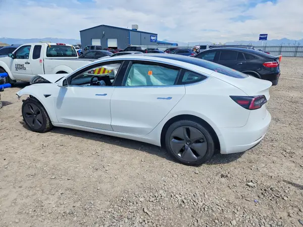 5YJ3E1EB2JF086395 2018 TESLA MODEL 3 - Image 2