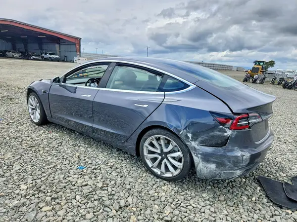 5YJ3E1EB2JF086848 2018 TESLA MODEL 3 - Image 2
