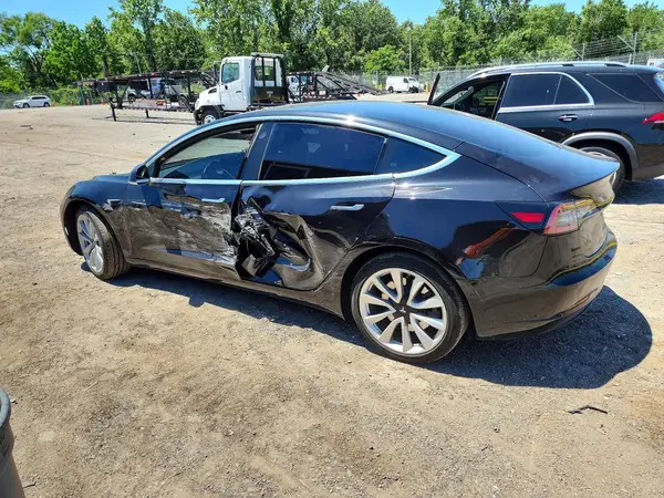 5YJ3E1EB2JF090589 2018 TESLA MODEL 3 - Image 2