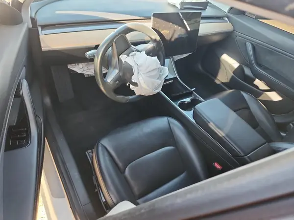 5YJ3E1EB2JF092214 2018 TESLA MODEL 3 - Image 8