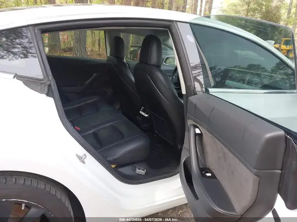 5YJ3E1EB2JF092259 2018 TESLA MODEL 3 - Image 8
