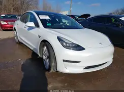 5YJ3E1EB2JF092472 2018 TESLA MODEL 3