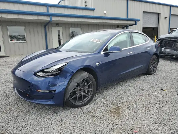 5YJ3E1EB2JF094447 2018 TESLA MODEL 3 - Image 1