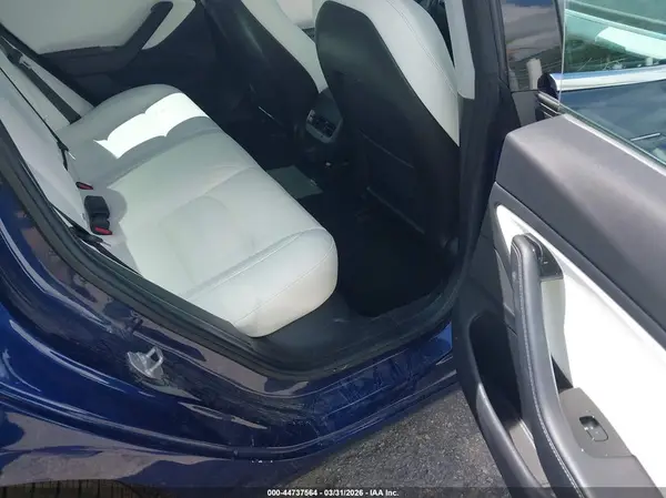 5YJ3E1EB2JF096537 2018 TESLA MODEL 3 - Image 8