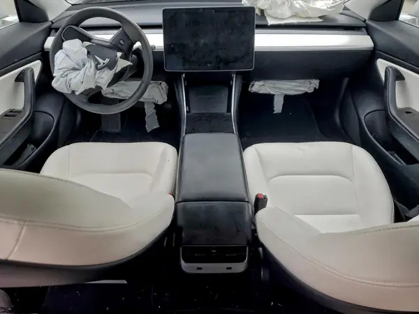 5YJ3E1EB2JF097302 2018 TESLA MODEL 3 - Image 8