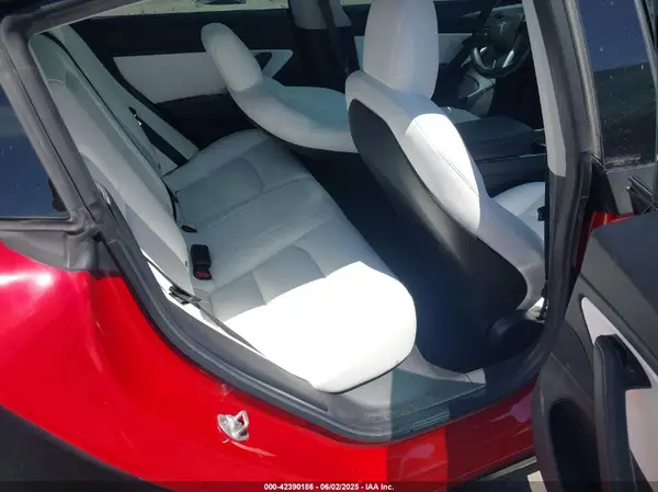 5YJ3E1EB2JF097574 2018 TESLA MODEL 3 - Image 8