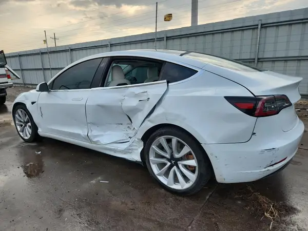 5YJ3E1EB2JF098112 2018 TESLA MODEL 3 - Image 2