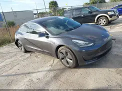 5YJ3E1EB2JF099373 2018 TESLA MODEL 3