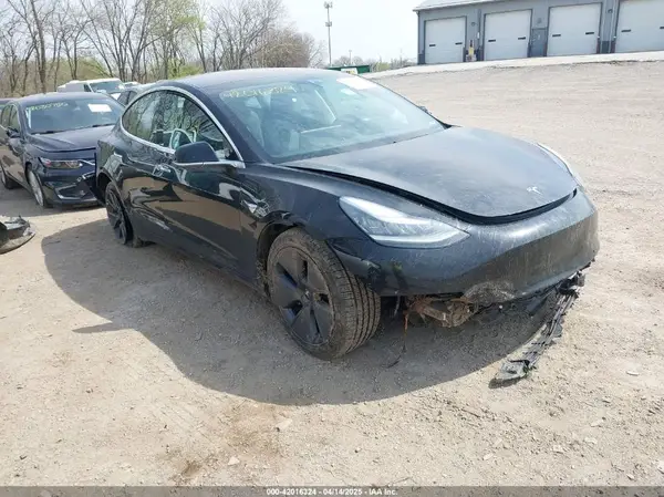 5YJ3E1EB2JF103096 2018 TESLA MODEL 3 - Image 1