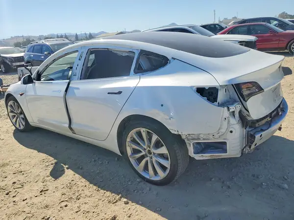 5YJ3E1EB2JF111568 2018 TESLA MODEL 3 - Image 2