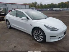 5YJ3E1EB2JF112221 2018 TESLA MODEL 3