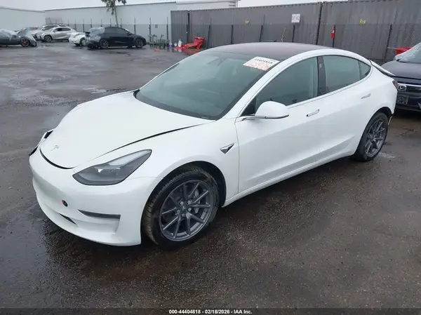 5YJ3E1EB2JF115569 2018 TESLA MODEL 3 - Image 2